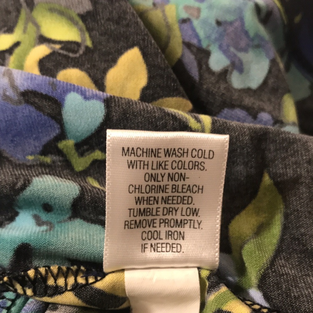 Apt 9 liberty floral dress size L halter stretch  black purple yellow green blue - Picture 11 of 11